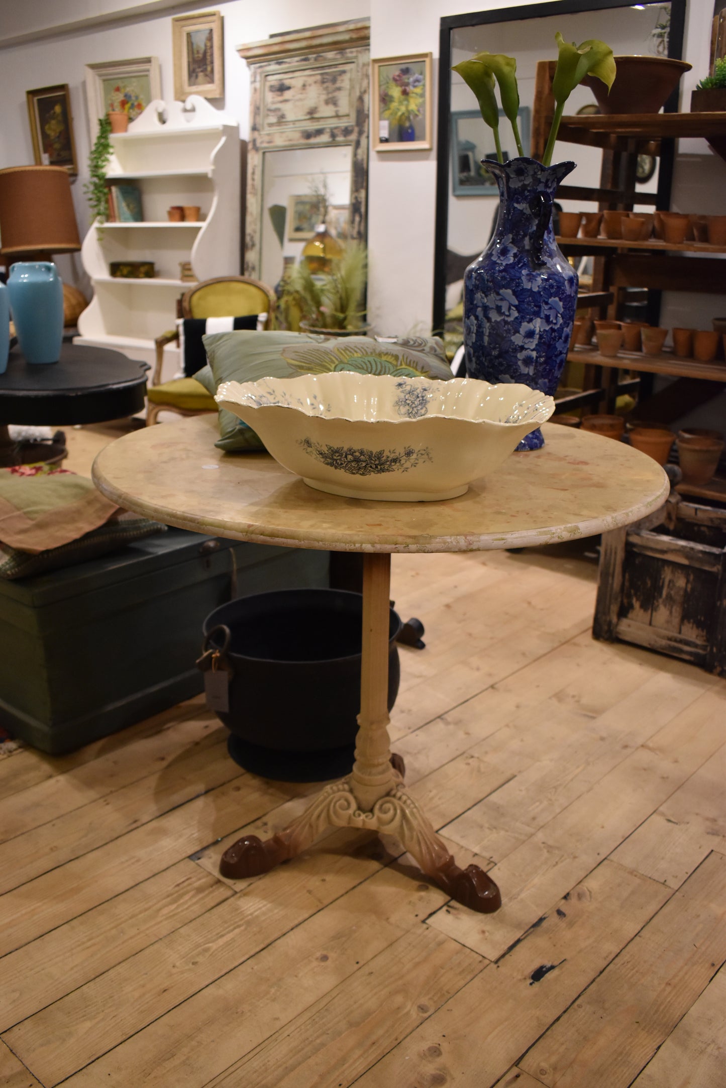 Round French Garden Table
