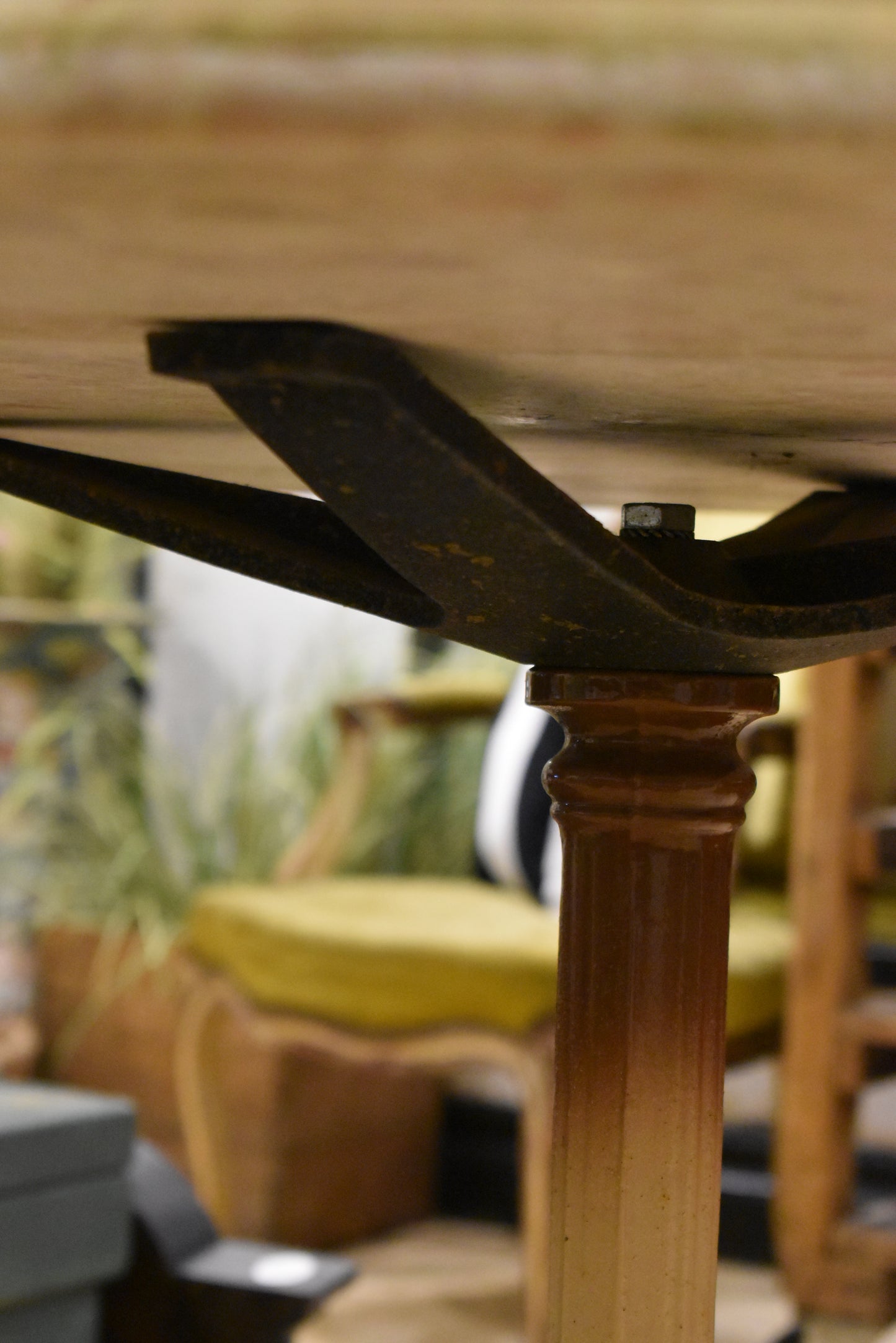 Round French Garden Table